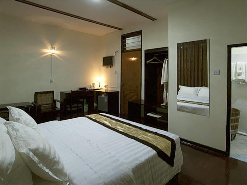 Aye Chan Thar Hotel Yangon Exterior photo